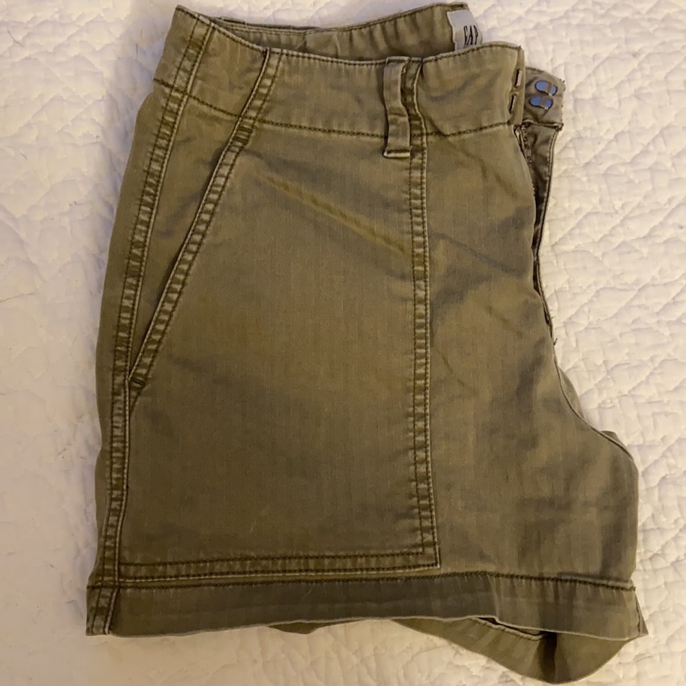 Army green gap shorts 3” inseam